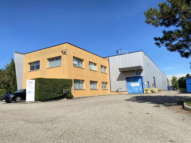 Industrial in Chaponost for lease - Building Photo - Image 3 of 18