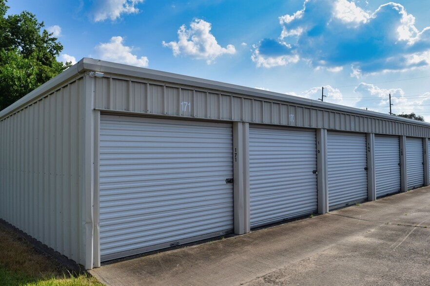 50 N 13th St, Beaumont, TX for sale - Building Photo - Image 2 of 7