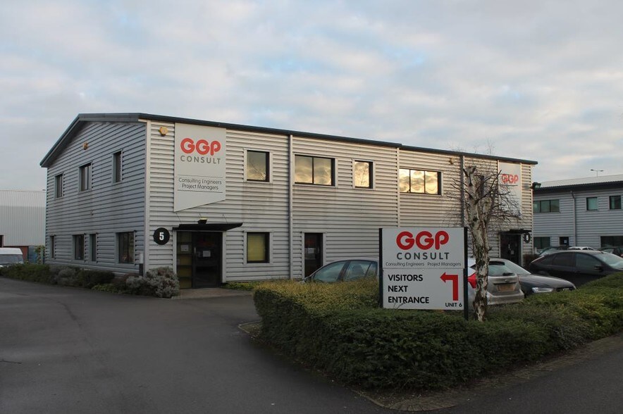 Saxon Way, Hessle for sale - Primary Photo - Image 1 of 2