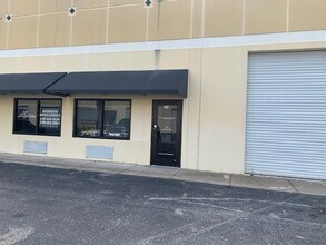 10090 Intercom Dr, Fort Myers, FL for lease Building Photo- Image 2 of 4