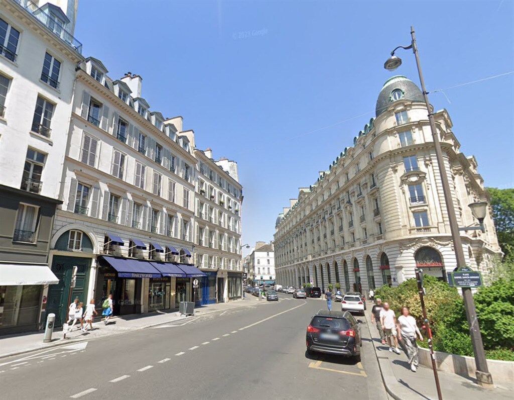 Retail in Paris for lease Building Photo- Image 1 of 3