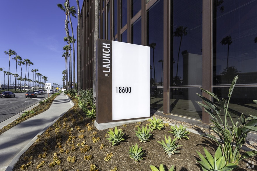 18600 MacArthur Blvd, Irvine, CA for lease - Building Photo - Image 2 of 13