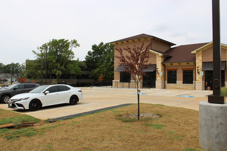 3143 Golden, Tyler, TX for lease - Building Photo - Image 3 of 6