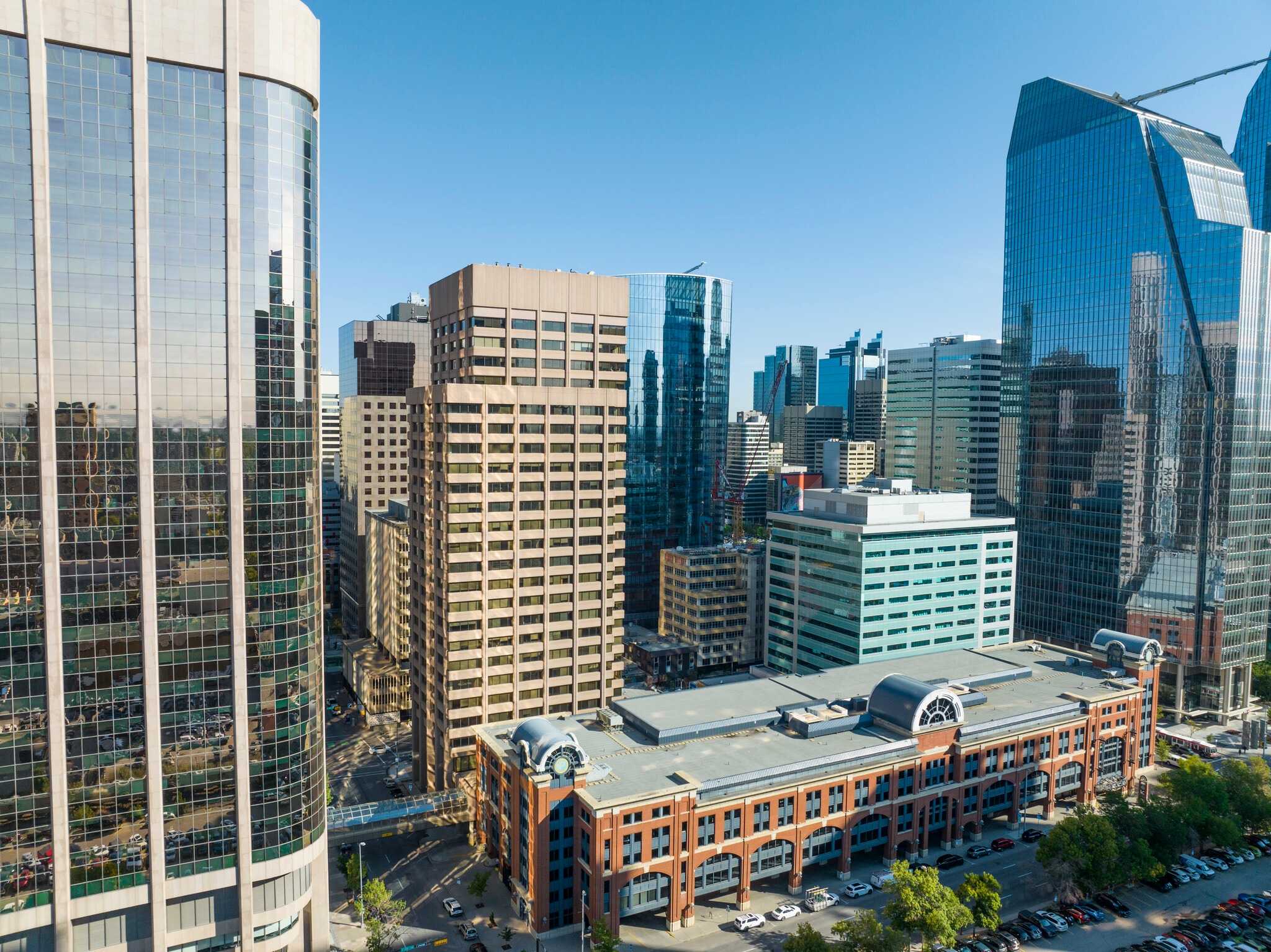 635 8th Ave SW, Calgary, AB for lease Building Photo- Image 1 of 4