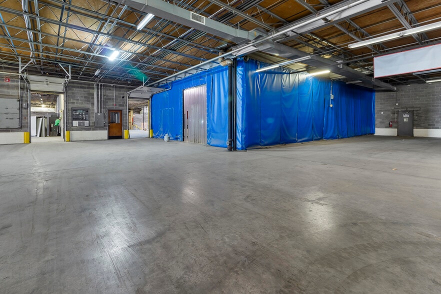 2828 Tobey Dr, Indianapolis, IN for lease - Building Photo - Image 3 of 16