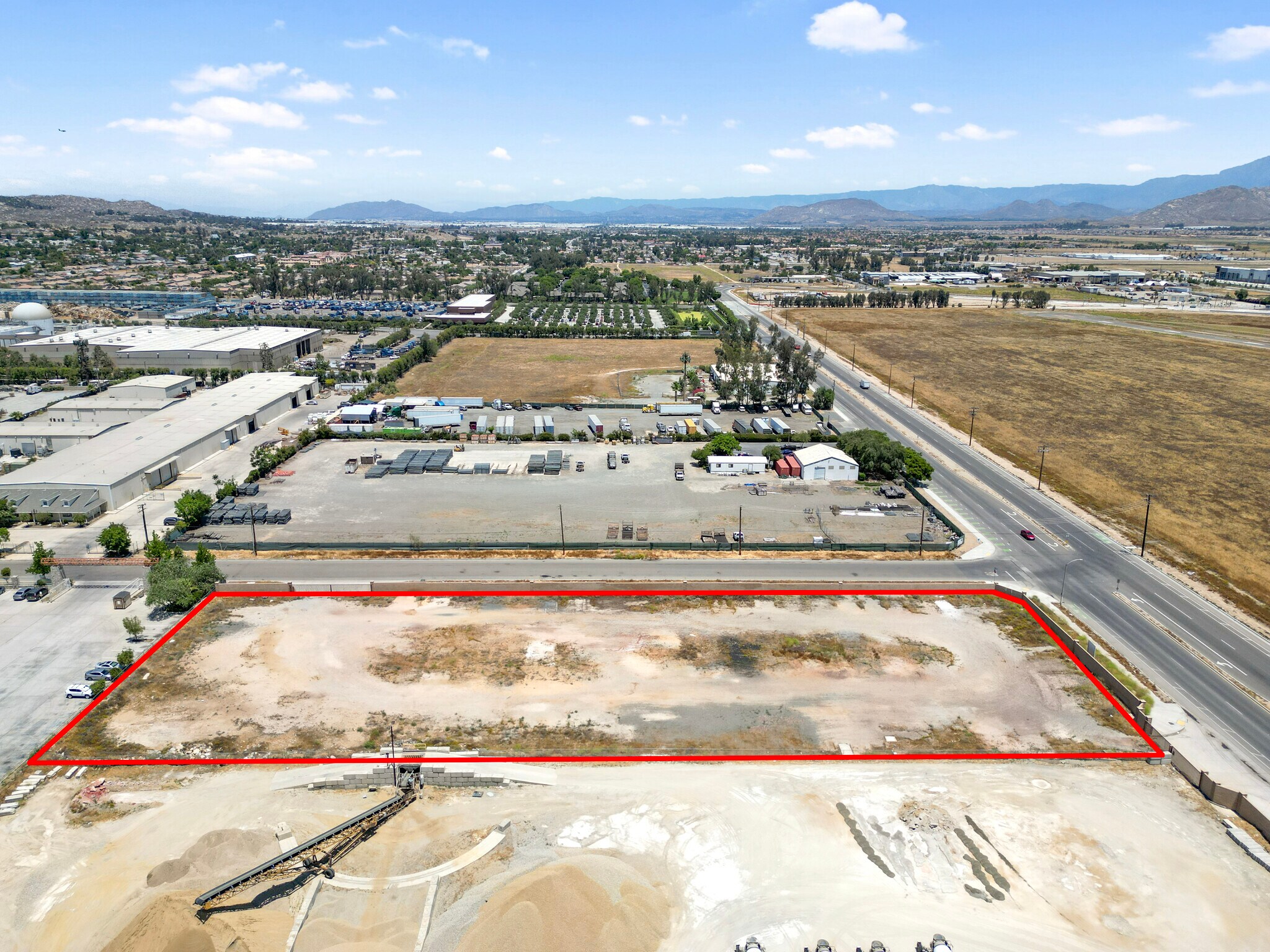 1980 Goetz Rd, Perris, CA for lease Building Photo- Image 1 of 13