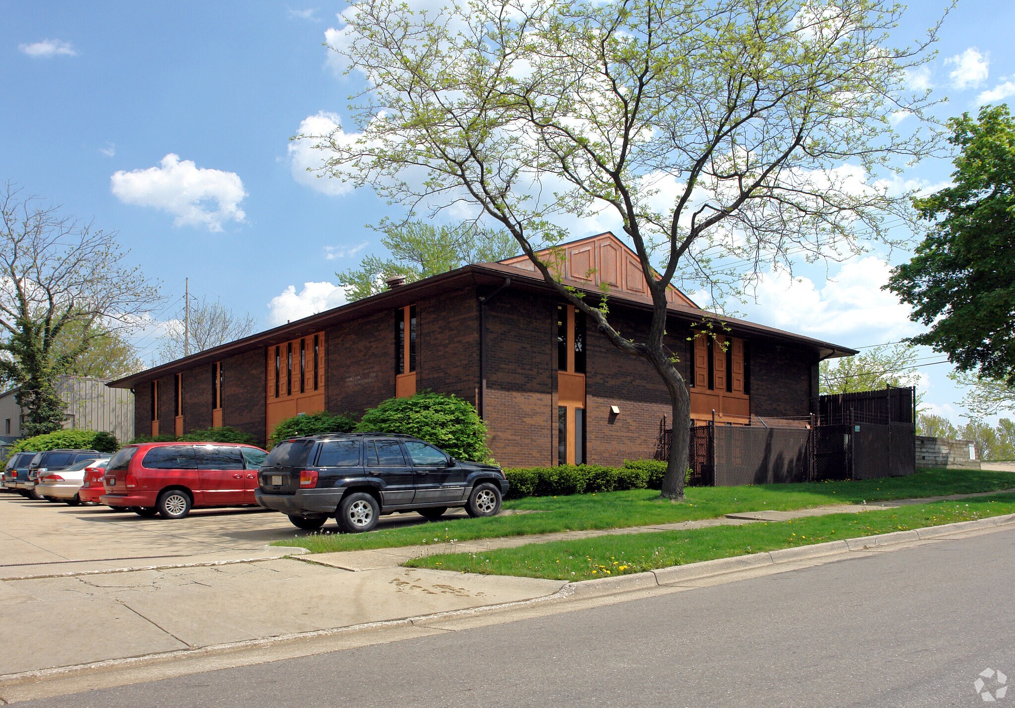 275 E Waterloo Rd, Akron, OH for sale Primary Photo- Image 1 of 1