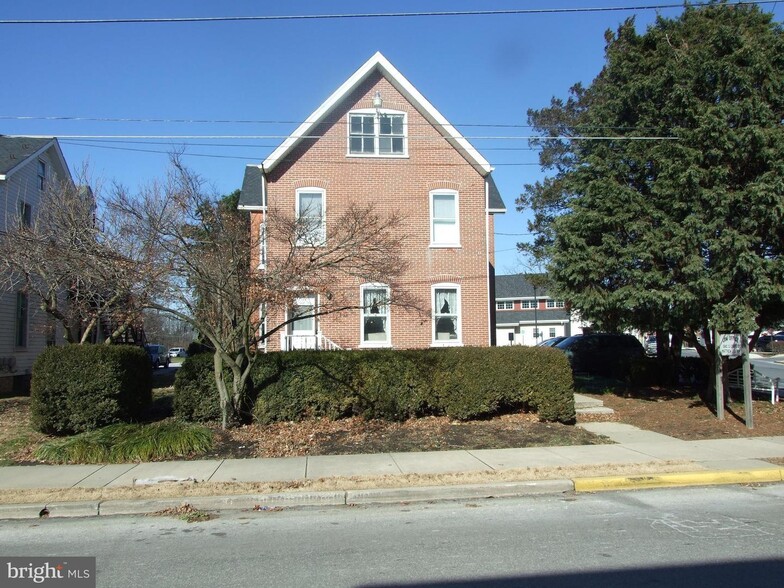 137 E Locust St, Oxford, PA for lease - Primary Photo - Image 1 of 4