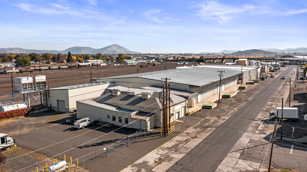 661 S Spring St, Klamath Falls, OR for lease - Building Photo - Image 1 of 24