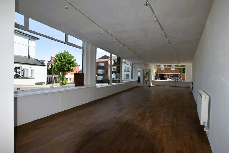 77A High St, Saffron Walden for lease - Building Photo - Image 2 of 5
