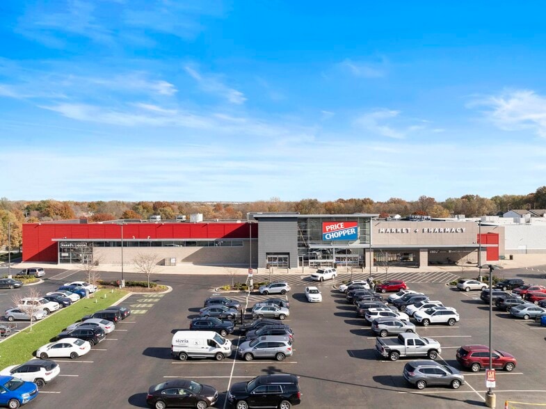 520 NE Barry Rd, Kansas City, MO for lease - Building Photo - Image 2 of 7