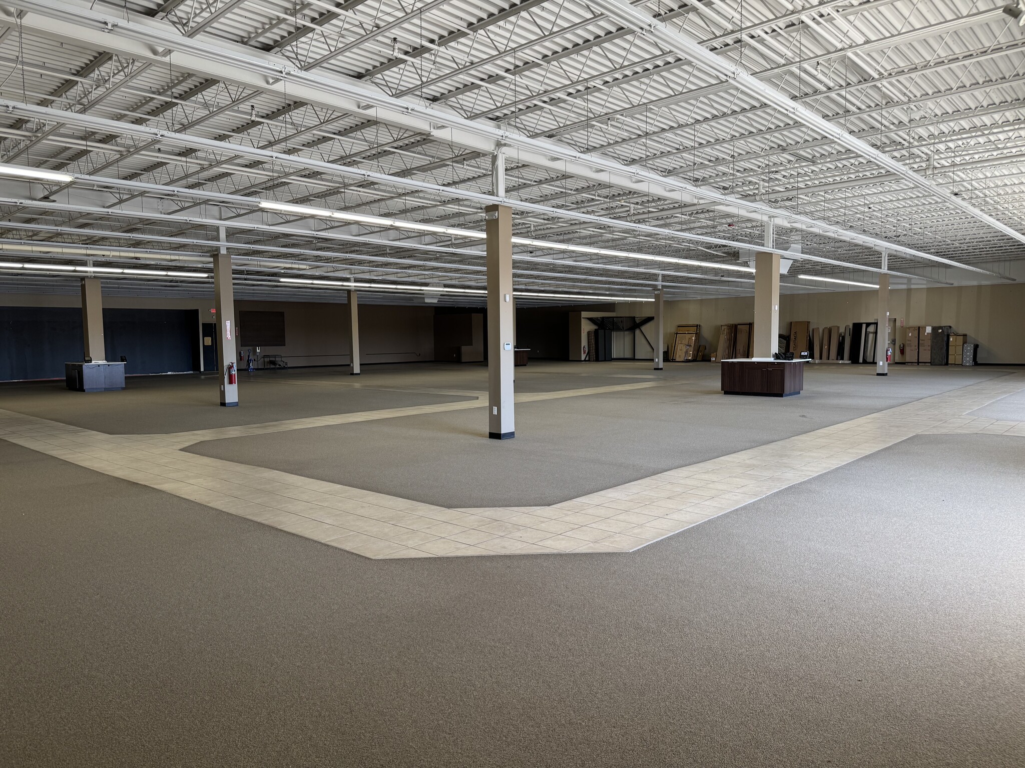 1569 N Aspen St, Lincolnton, NC for lease Interior Photo- Image 1 of 5