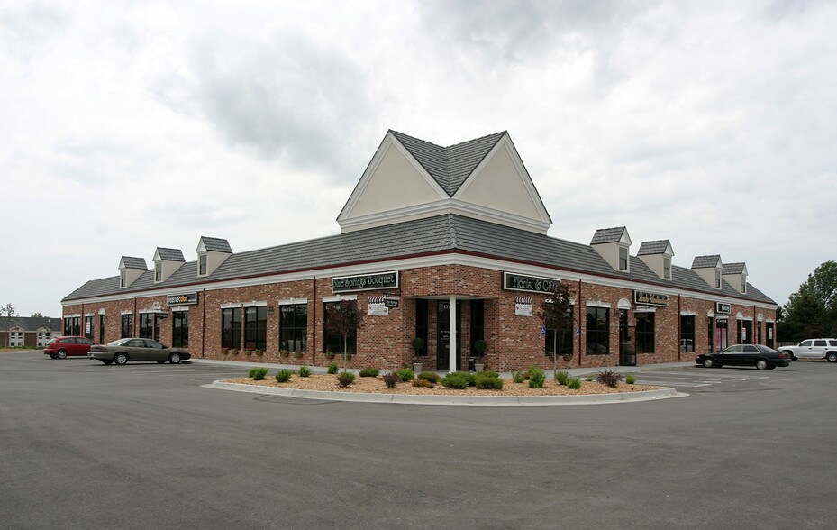 1741-1771 NW Burdett Xing, Blue Springs, MO for lease - Building Photo - Image 2 of 6