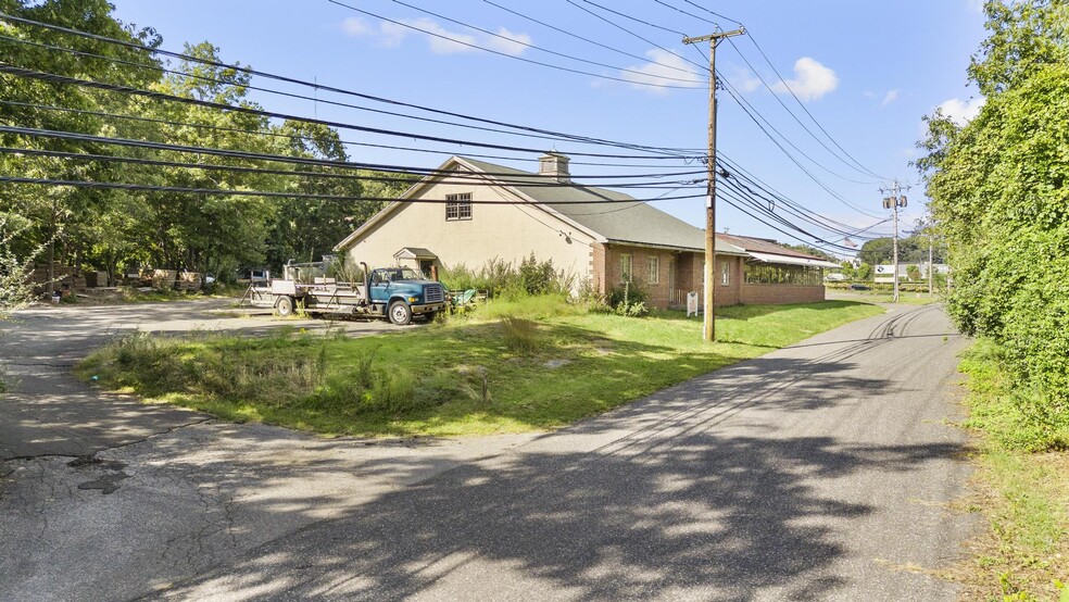 435 Bridgeport Ave, Shelton, CT for sale - Building Photo - Image 3 of 23