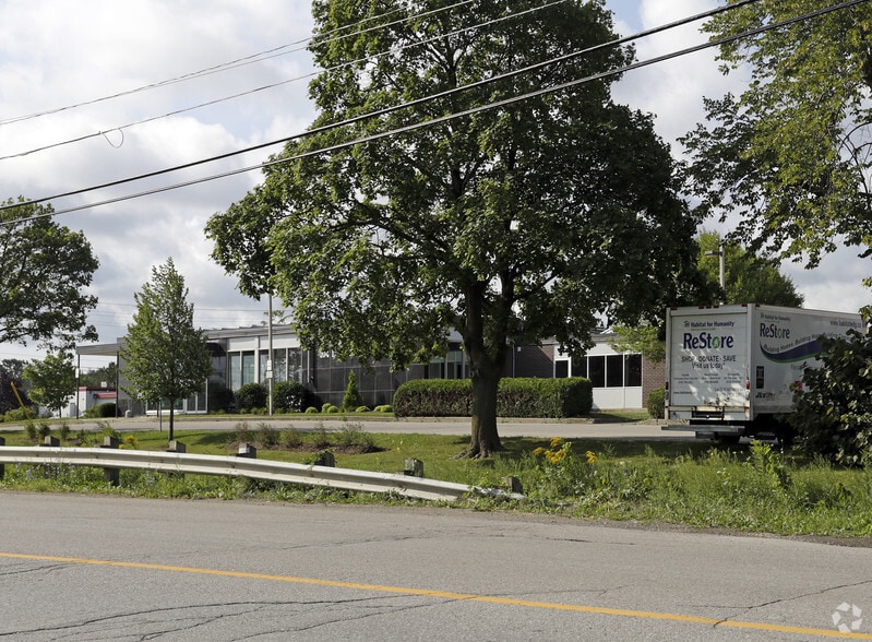 104 Dawson Rd, Guelph, ON for lease - Building Photo - Image 3 of 6