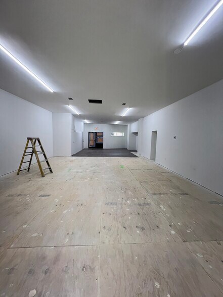 11412 S Michigan Ave, Chicago, IL for lease - Building Photo - Image 3 of 15