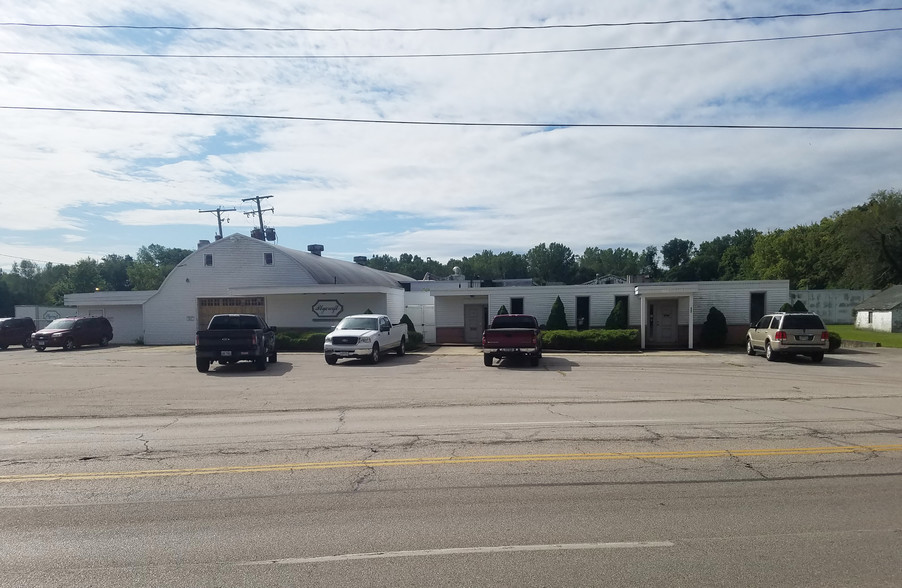 557 W Main Rd, Conneaut, OH for lease - Primary Photo - Image 1 of 6