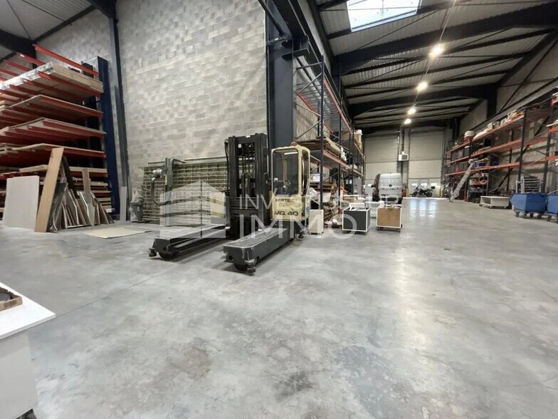 Flex in Serris for lease - Interior Photo - Image 2 of 6