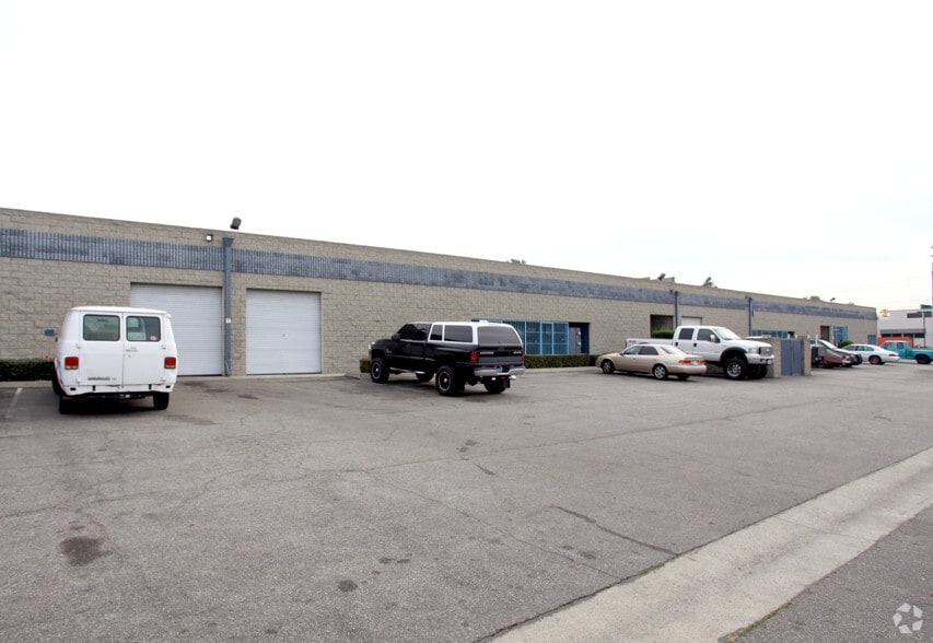 1715 W 130th St, Gardena, CA for lease - Building Photo - Image 3 of 6