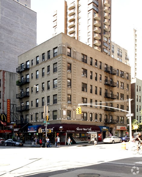 482-484 Third Ave, New York, NY for lease - Primary Photo - Image 1 of 12