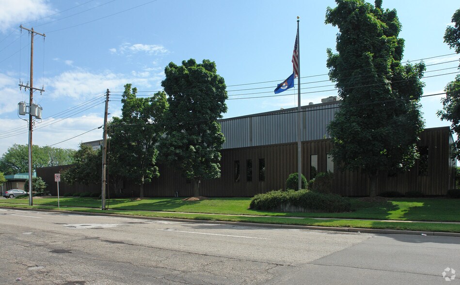 1310 Scribner Ave NW, Grand Rapids, MI 49504