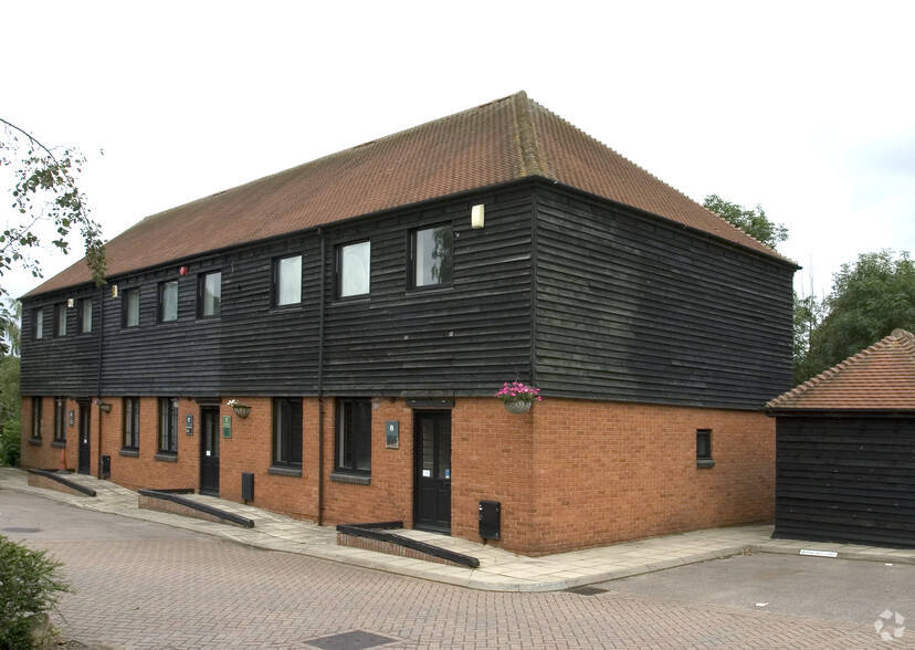 3-7 Canon Harnett Ct, Milton Keynes for lease - Building Photo - Image 1 of 4