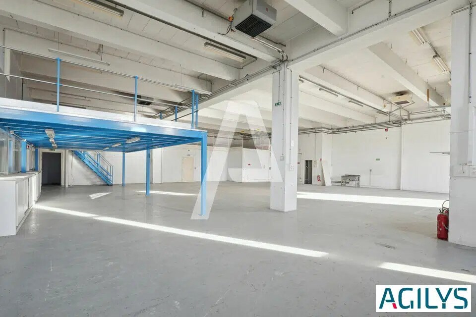 Flex in Rungis for lease Interior Photo- Image 1 of 13