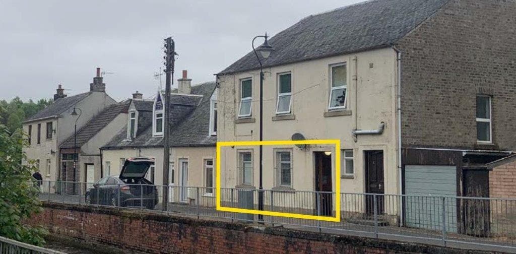 4 Waterside St, Dalmellington for sale Primary Photo- Image 1 of 1