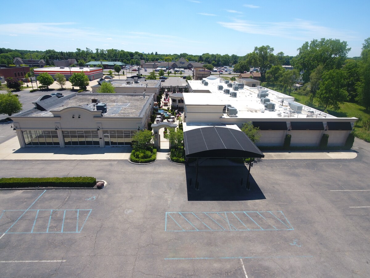 1537 E Pierson Rd, Flushing, MI 48433