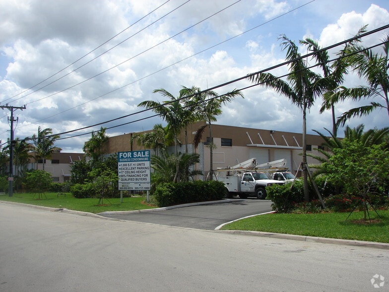 8335-8349 NW 64th St, Miami, FL for sale - Building Photo - Image 3 of 19