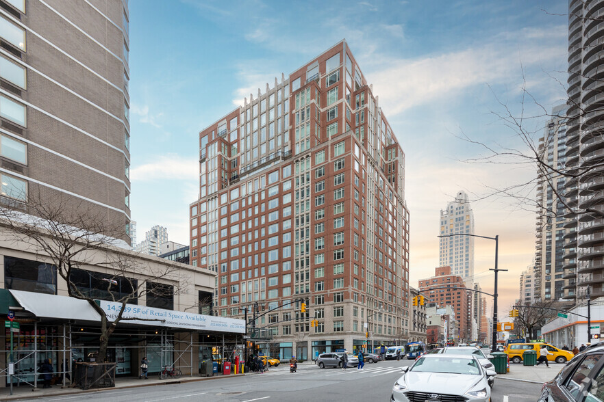 206-208 E 86th St, New York, NY for lease - Building Photo - Image 3 of 10