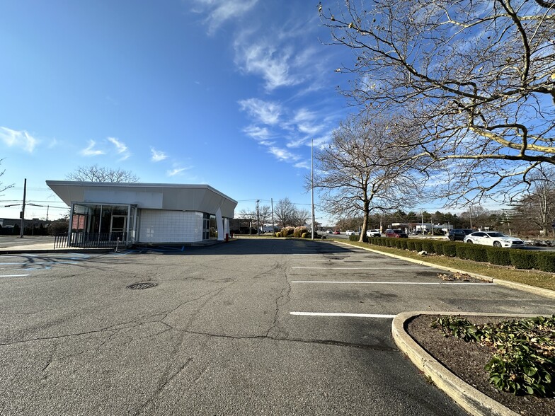 3850 Veterans Memorial Hwy, Bohemia, NY for lease - Building Photo - Image 2 of 35