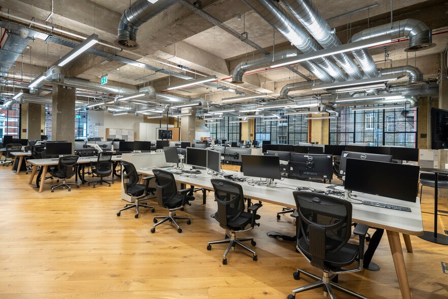 8-10 Back Hl, London for lease - Interior Photo - Image 2 of 17