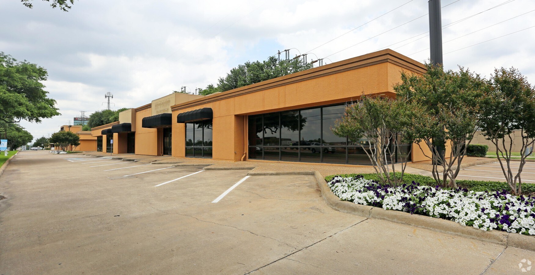 13510 Inwood Rd, Dallas, TX 75244