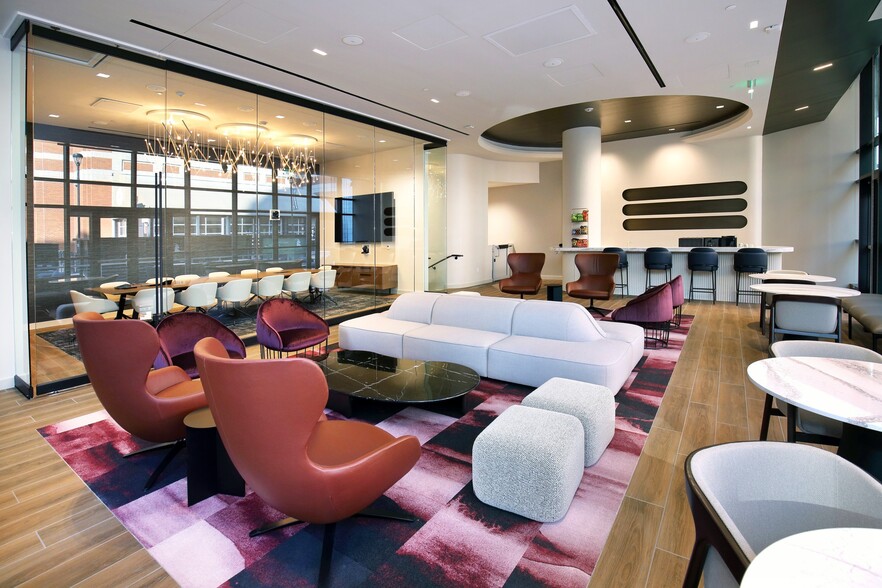 3030 Nowitzki Way, Dallas, TX for lease - Interior Photo - Image 3 of 8