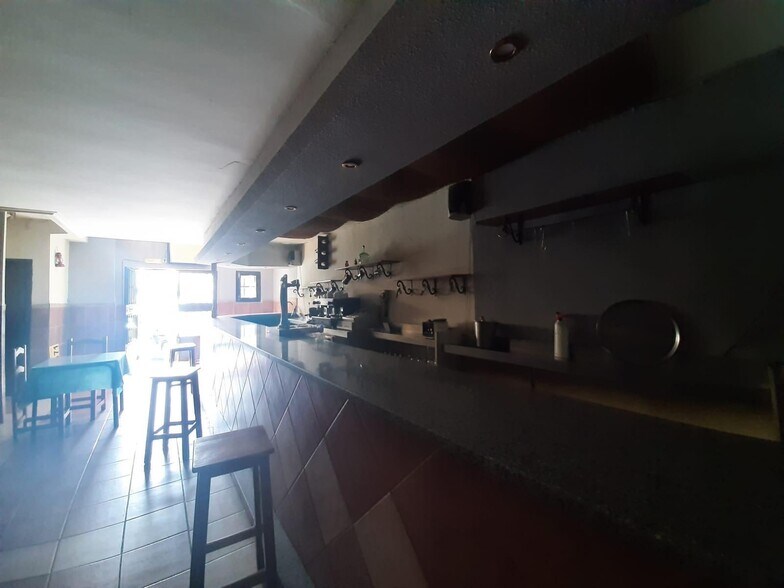 Retail in Cáceres, Cáceres for lease - Building Photo - Image 2 of 3