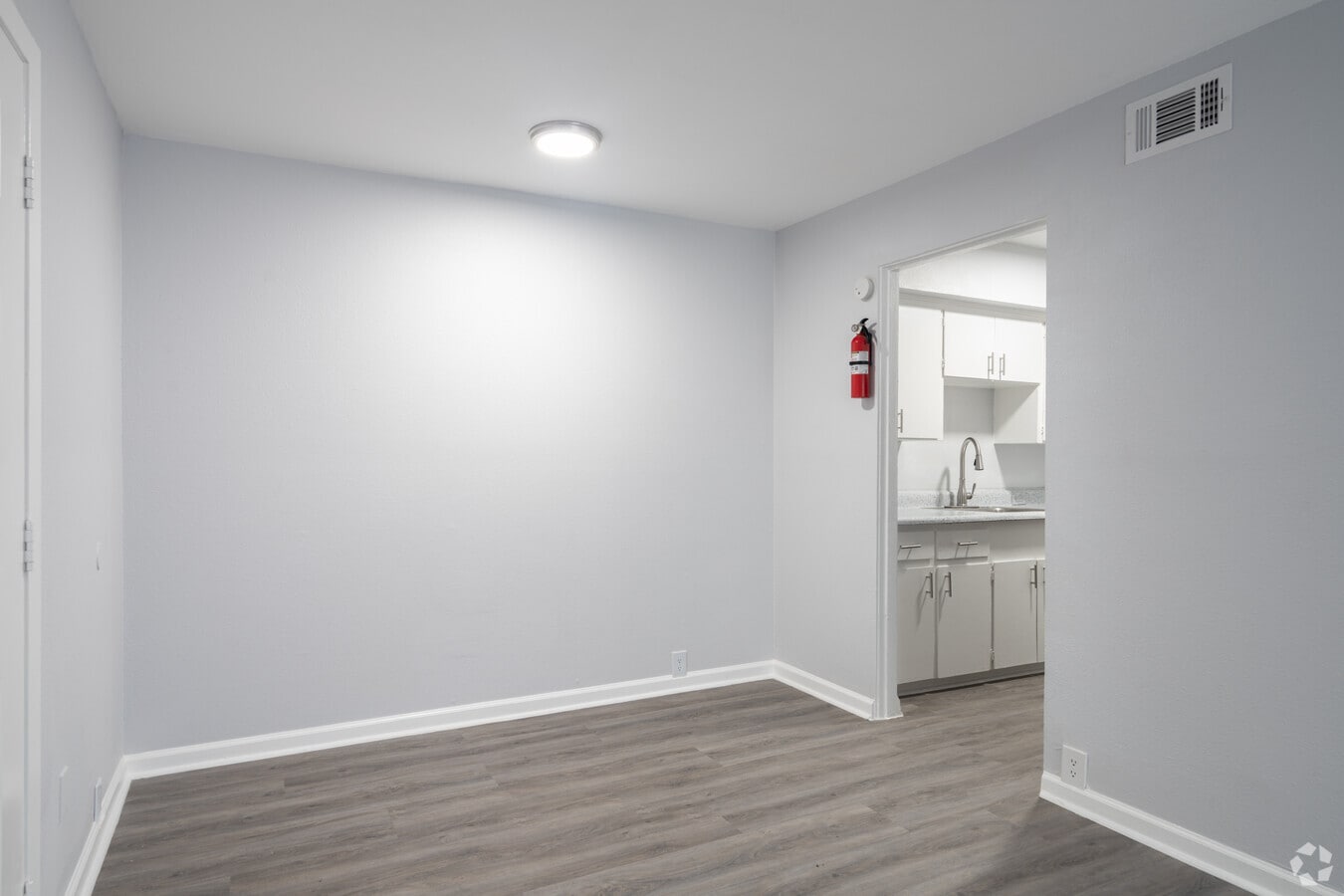 666 Maxey Rd, Houston, TX 77013