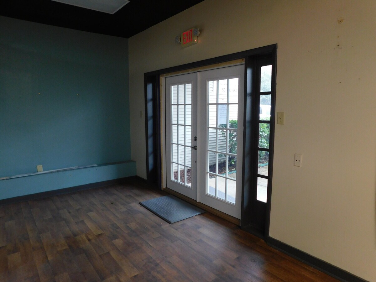 2213 N Reynolds Rd, Bryant, AR 72022 Retail for Lease