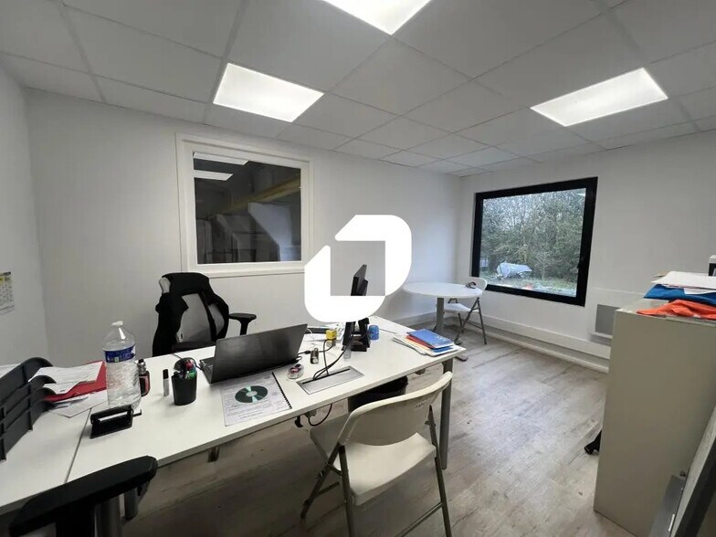 Office in Templeuve-en-Pévèle for lease - Interior Photo - Image 3 of 18