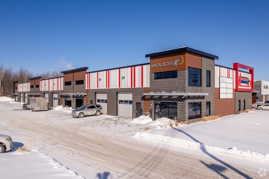 1041 Rue Des Forges, Terrebonne, QC for lease - Primary Photo - Image 1 of 9