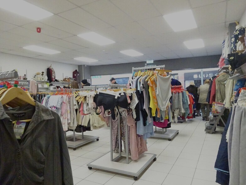 16A Low St, Sutton In Ashfield for lease - Interior Photo - Image 3 of 9