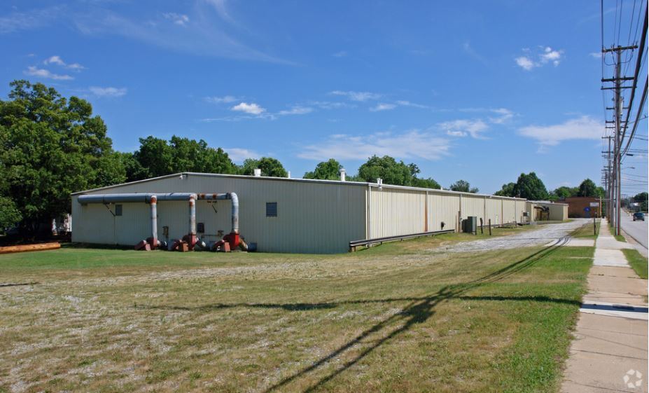 815 W Green Dr, High Point, NC for lease - Building Photo - Image 3 of 7