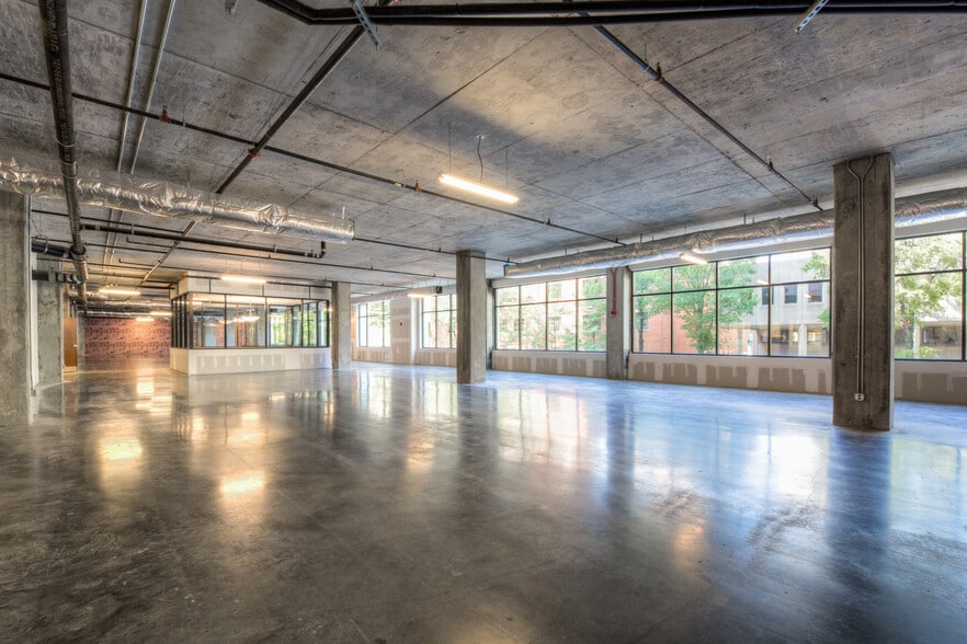 728 Market St, Chattanooga, TN for lease - Interior Photo - Image 1 of 4