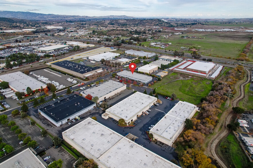 4949 Fulton Dr, Fairfield, CA for lease - Building Photo - Image 3 of 23