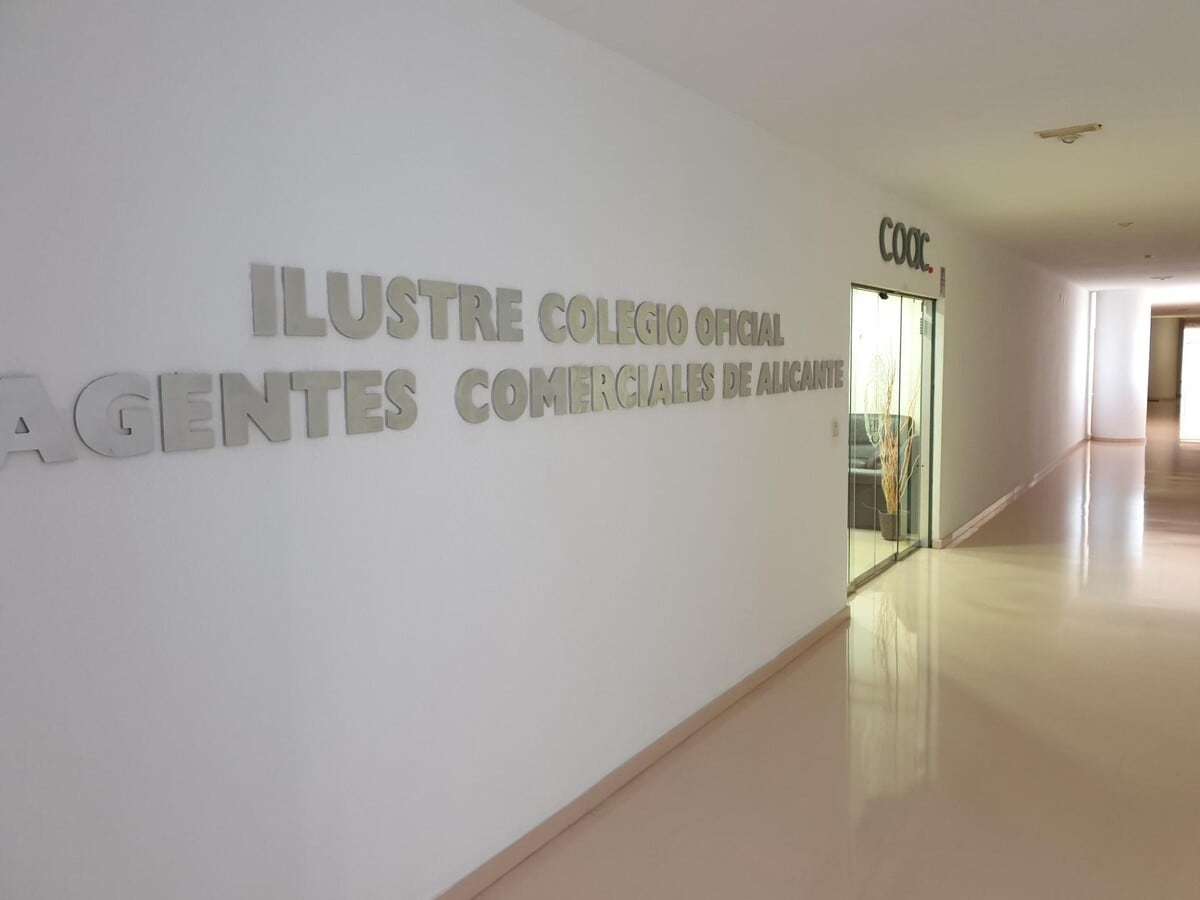 Alicante, ALI 03015 - Unit 01 -  - Interior Photo - Image 1 of 1