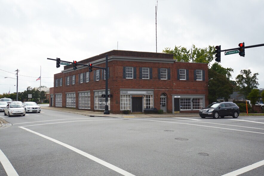 101 103 E Mountain St Kernersville Nc 27284 Office For Sale Loopnet Com