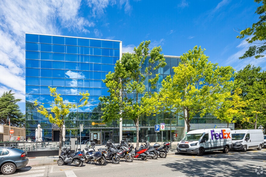 Flex in Sant Cugat del Vallès, Barcelona for sale - Building Photo - Image 2 of 2