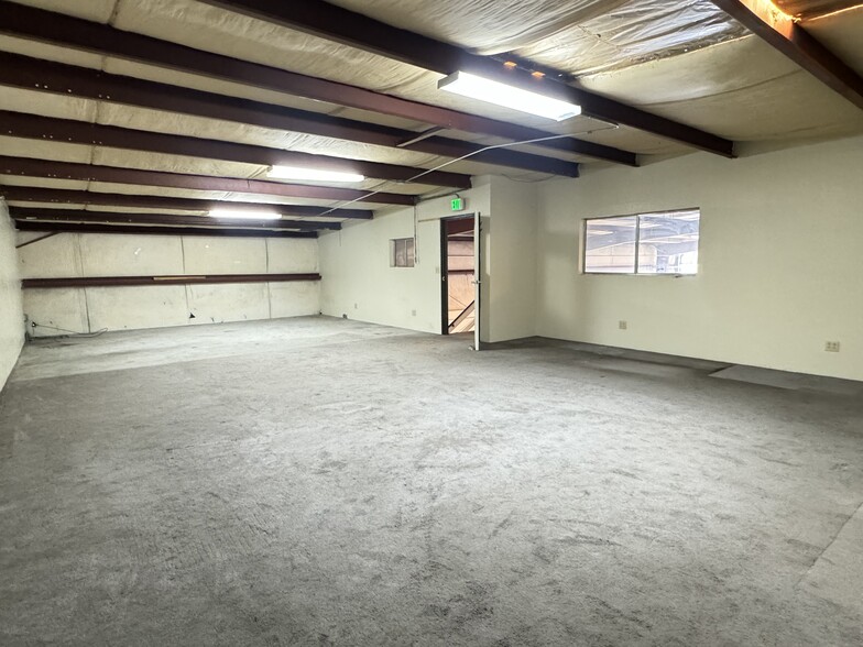 8 Stokes Dr, Mound House, NV for lease - Building Photo - Image 3 of 9