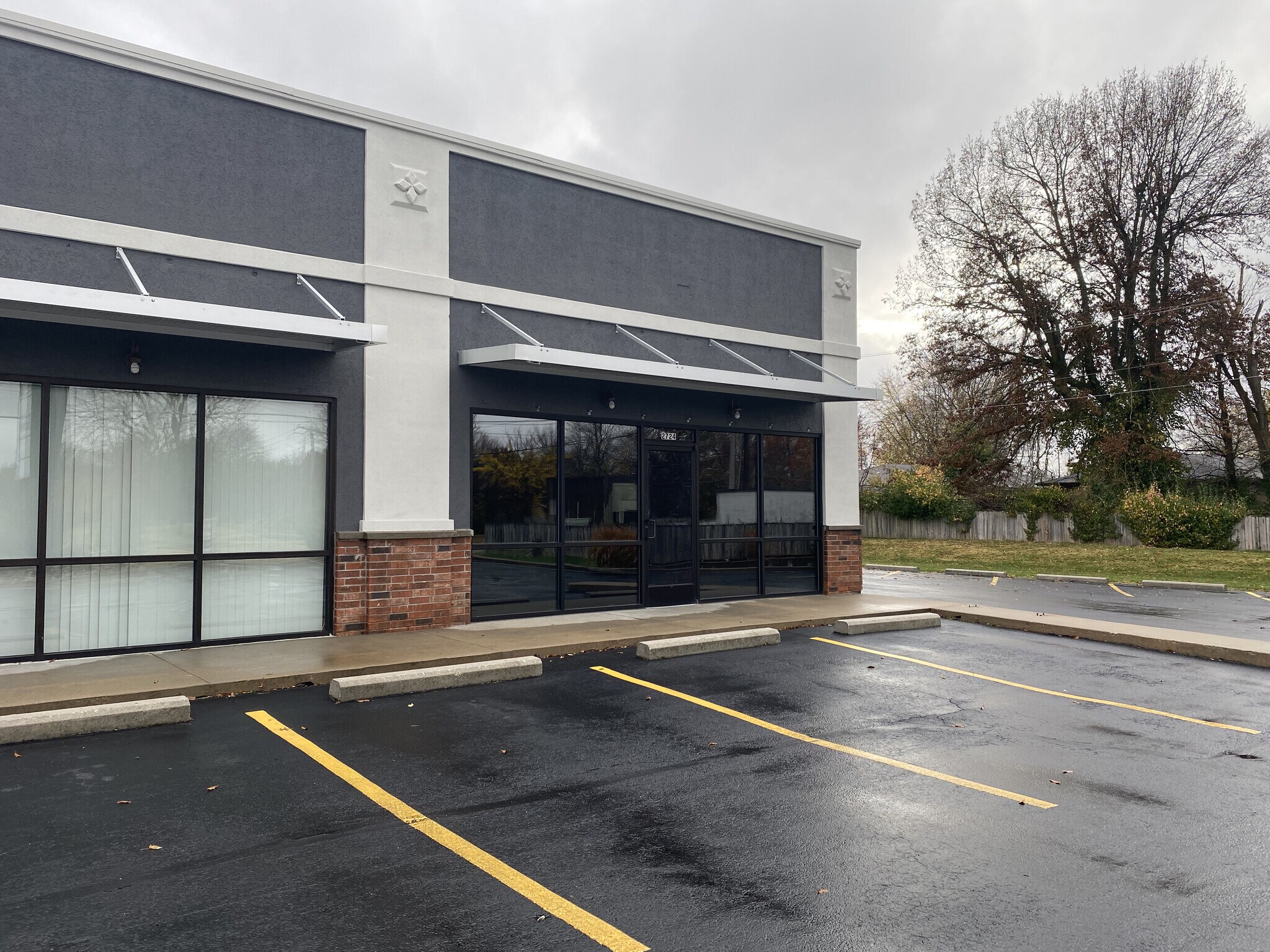 2724-2734 E Chestnut Expy, Springfield, MO for sale Building Photo- Image 1 of 1