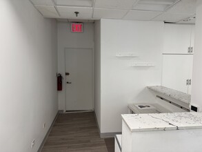 159 E 30th St, New York, NY for lease Interior Photo- Image 2 of 5